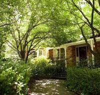 Leura Camellias - Schoolies Week Accommodation