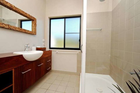 Airlie Waterfront Bed & Breakfast - Schoolies Week Accommodation 7