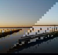 Waterfront Retreat at Wattle Point - Schoolies Week Accommodation