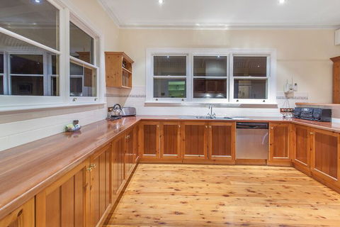 Hopkins River Homestead - Rejuvenate Stays - Schoolies Week Accommodation 5