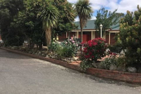Cardigan Lodge Motel - Schoolies Week Accommodation 1