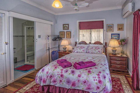 Boonah Hilltop Cottage - Schoolies Week Accommodation 0