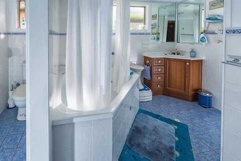 Boonah Hilltop Cottage - Schoolies Week Accommodation 4