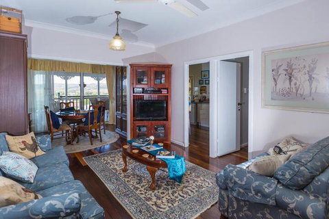 Boonah Hilltop Cottage - Schoolies Week Accommodation 2