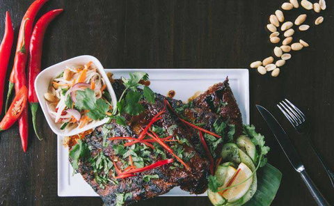 Eat Thai - Schoolies Week Accommodation 10