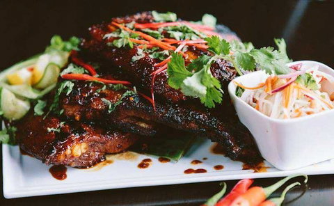 Eat Thai - Schoolies Week Accommodation 11