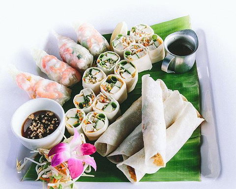 Eat Thai - Schoolies Week Accommodation 14