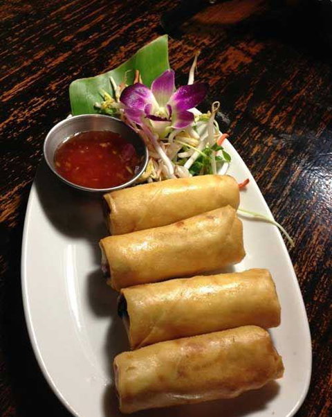 Eat Thai - Schoolies Week Accommodation 7