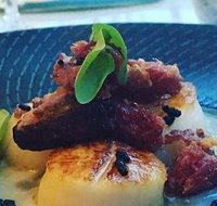Q Dining - Schoolies Week Accommodation