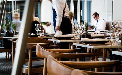 Q Dining - Schoolies Week Accommodation 10