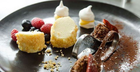 Q Dining - Schoolies Week Accommodation 14