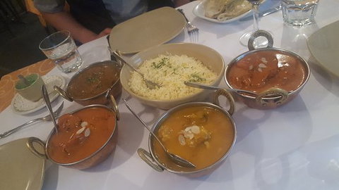 Tandoori & Curry Club - Schoolies Week Accommodation 0