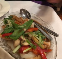 saam saii thai