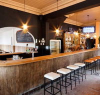 The Bridge Hotel - Schoolies Week Accommodation