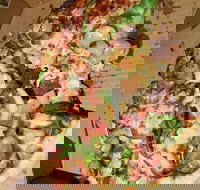 Ric's Pizza Bar - Schoolies Week Accommodation