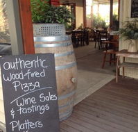 Whispering hills vineyard - Schoolies Week Accommodation