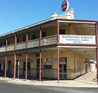 Farmers Arms Hotel - Schoolies Week Accommodation