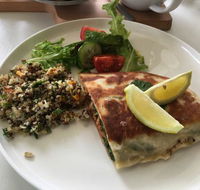 Garden n Table - Schoolies Week Accommodation