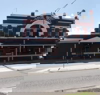 Royal Hotel - Schoolies Week Accommodation