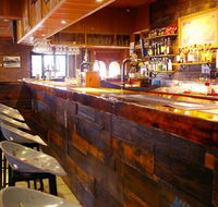 Crown Hotel Wentworth - Schoolies Week Accommodation