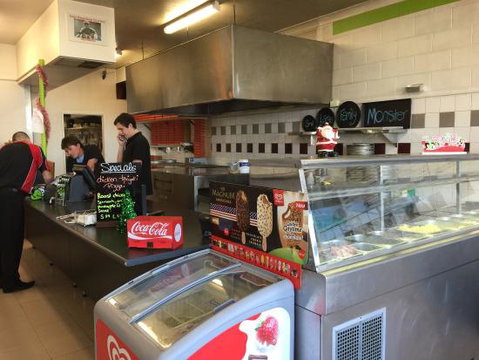 Pizza On Myer - Schoolies Week Accommodation 0