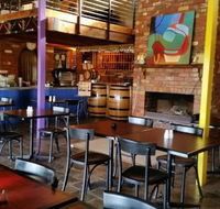 Rainbow Gallery Cafe - Schoolies Week Accommodation