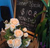 Bow Bow Thai Resturant - Schoolies Week Accommodation