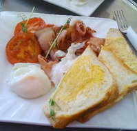 Cafe Florence - Schoolies Week Accommodation