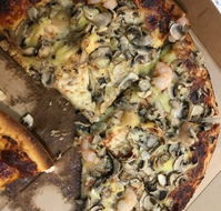 Julio's Pizza Bar Dapto - Schoolies Week Accommodation