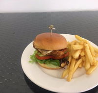 The Cafe - Schoolies Week Accommodation