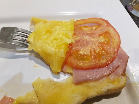 Fused Cafe - Schoolies Week Accommodation 0