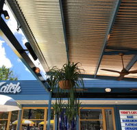 Catch Fish  Chips - Schoolies Week Accommodation