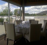 Water's Edge - Schoolies Week Accommodation