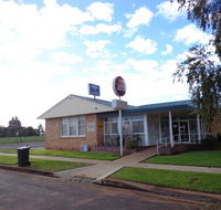 Goolgowi Ex- Servicemen's Memorial Club - Schoolies Week Accommodation