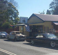 Idle In Cafe - Schoolies Week Accommodation