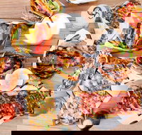 Between 2 Buns - Altona - Schoolies Week Accommodation