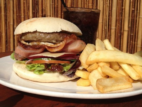 Cafe Vulcan - Schoolies Week Accommodation 1