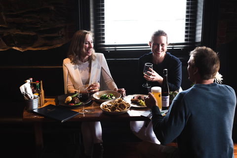 Earl Of Leicester Hotel - Schoolies Week Accommodation 0