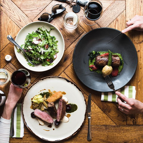 Earl Of Leicester Hotel - Schoolies Week Accommodation 1