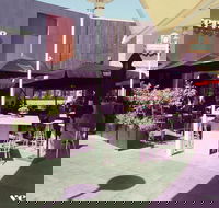 Verve Bar  Kitchen - Schoolies Week Accommodation