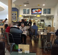 Debonair's Cafe - Schoolies Week Accommodation