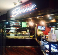 Una's Caf  Restaurant - Schoolies Week Accommodation