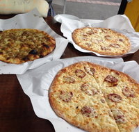 Zahra's Pizza and Munoosh - Schoolies Week Accommodation
