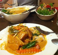 3 Mangoes Thai Eatery - Schoolies Week Accommodation