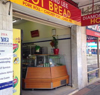 Diamond Lee Hot Bread - Schoolies Week Accommodation