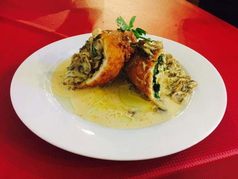 Il Cugino Pizzeria - Schoolies Week Accommodation 0