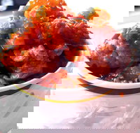 Mad fo' Chicks - Schoolies Week Accommodation