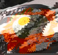 Mamak Botak - Schoolies Week Accommodation