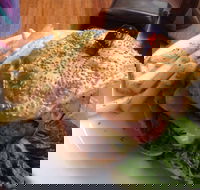 The Redesdale Hotel - Schoolies Week Accommodation