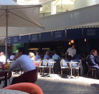 French Henri - Schoolies Week Accommodation